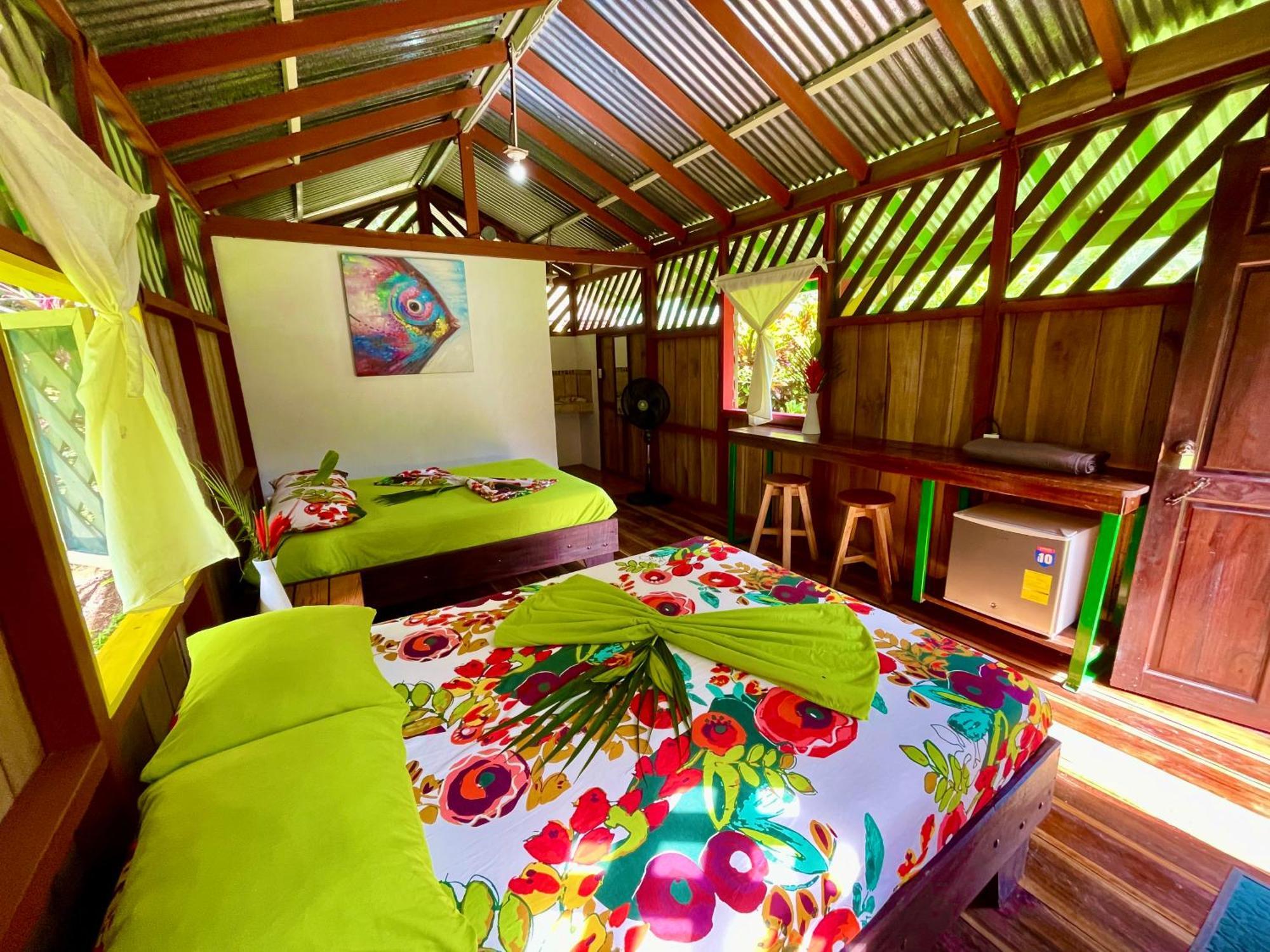 Alouatta Lodge And Canopy Cahuita Buitenkant foto