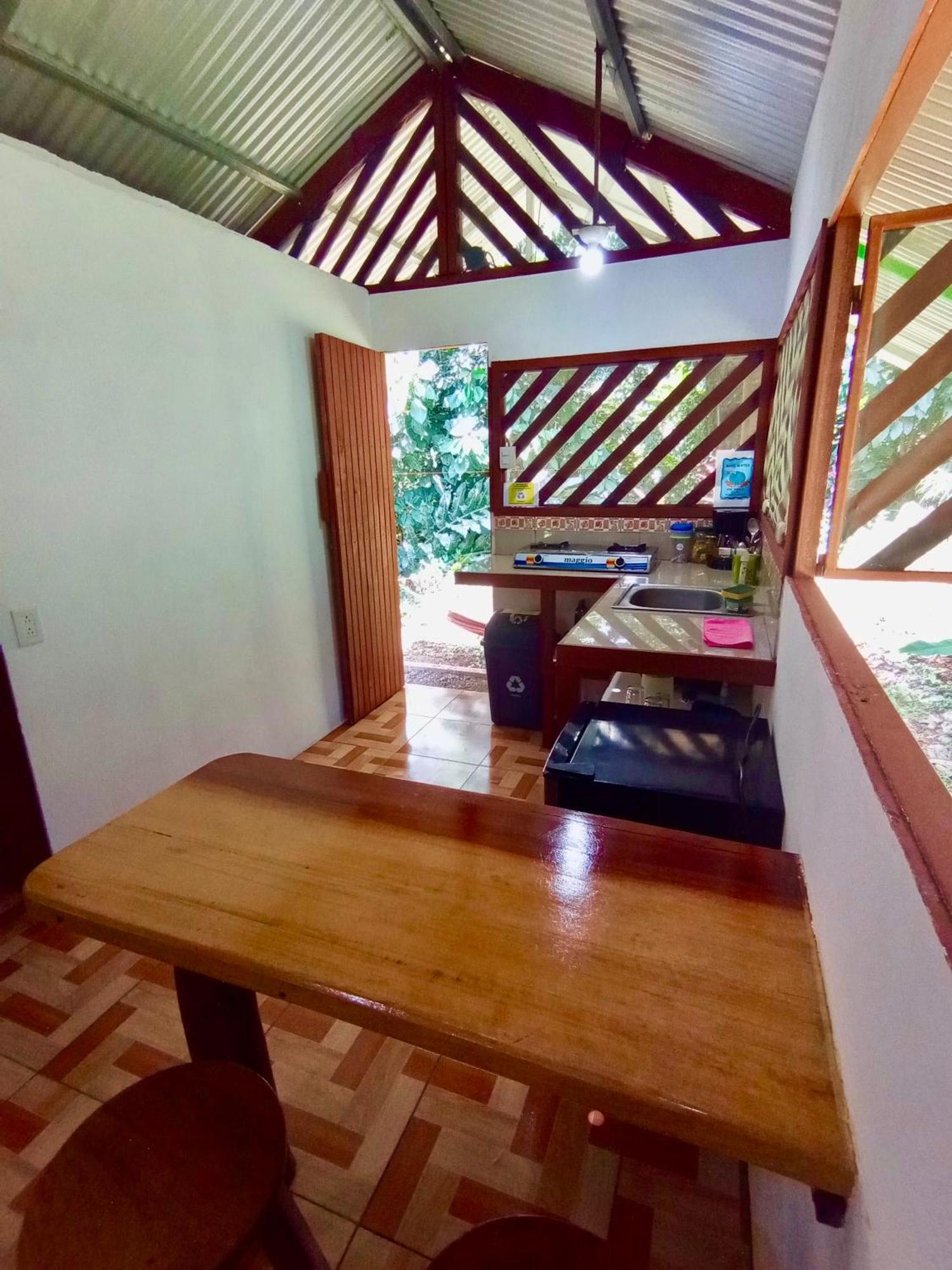 Alouatta Lodge And Canopy Cahuita Buitenkant foto