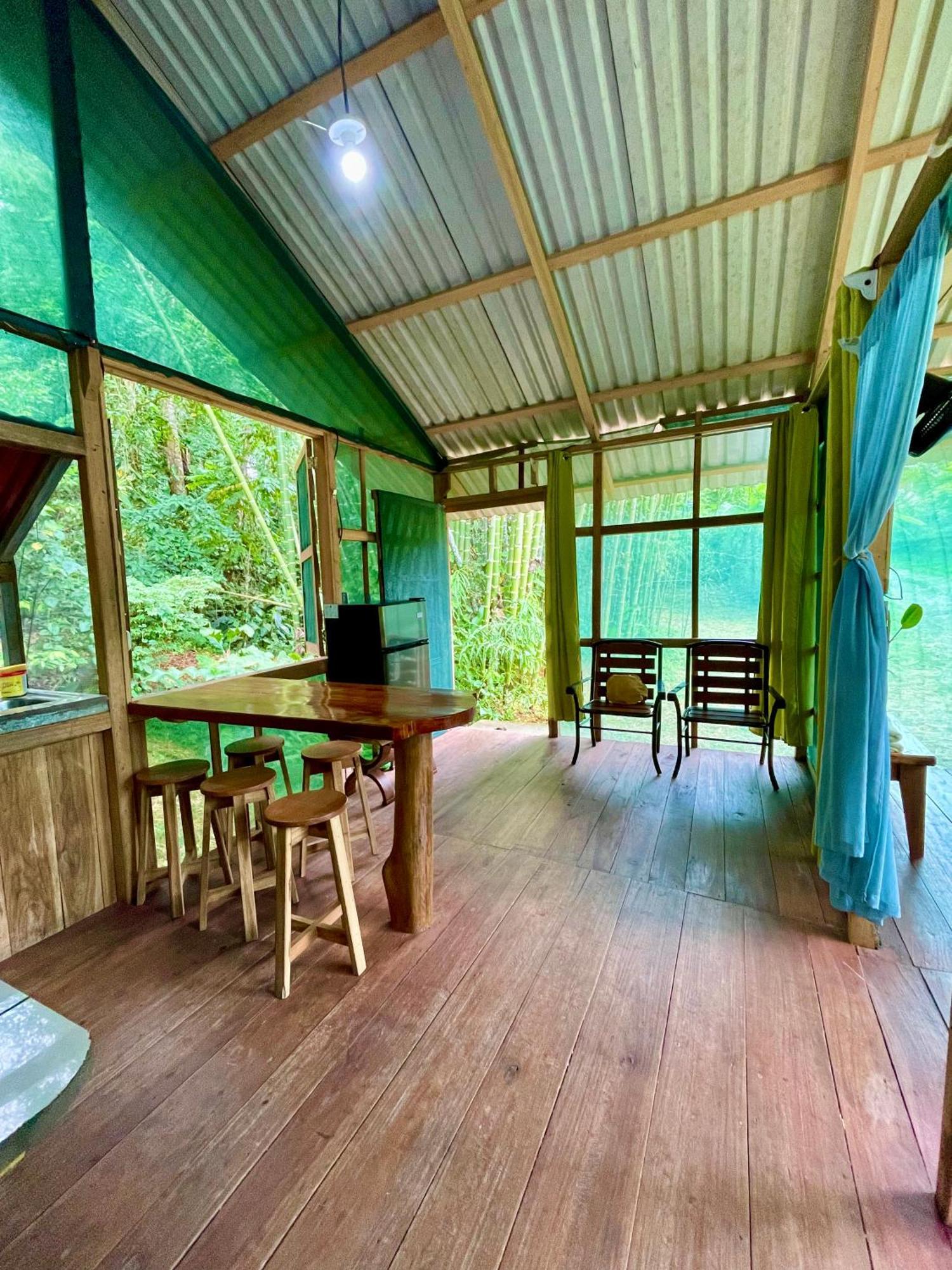 Alouatta Lodge And Canopy Cahuita Buitenkant foto