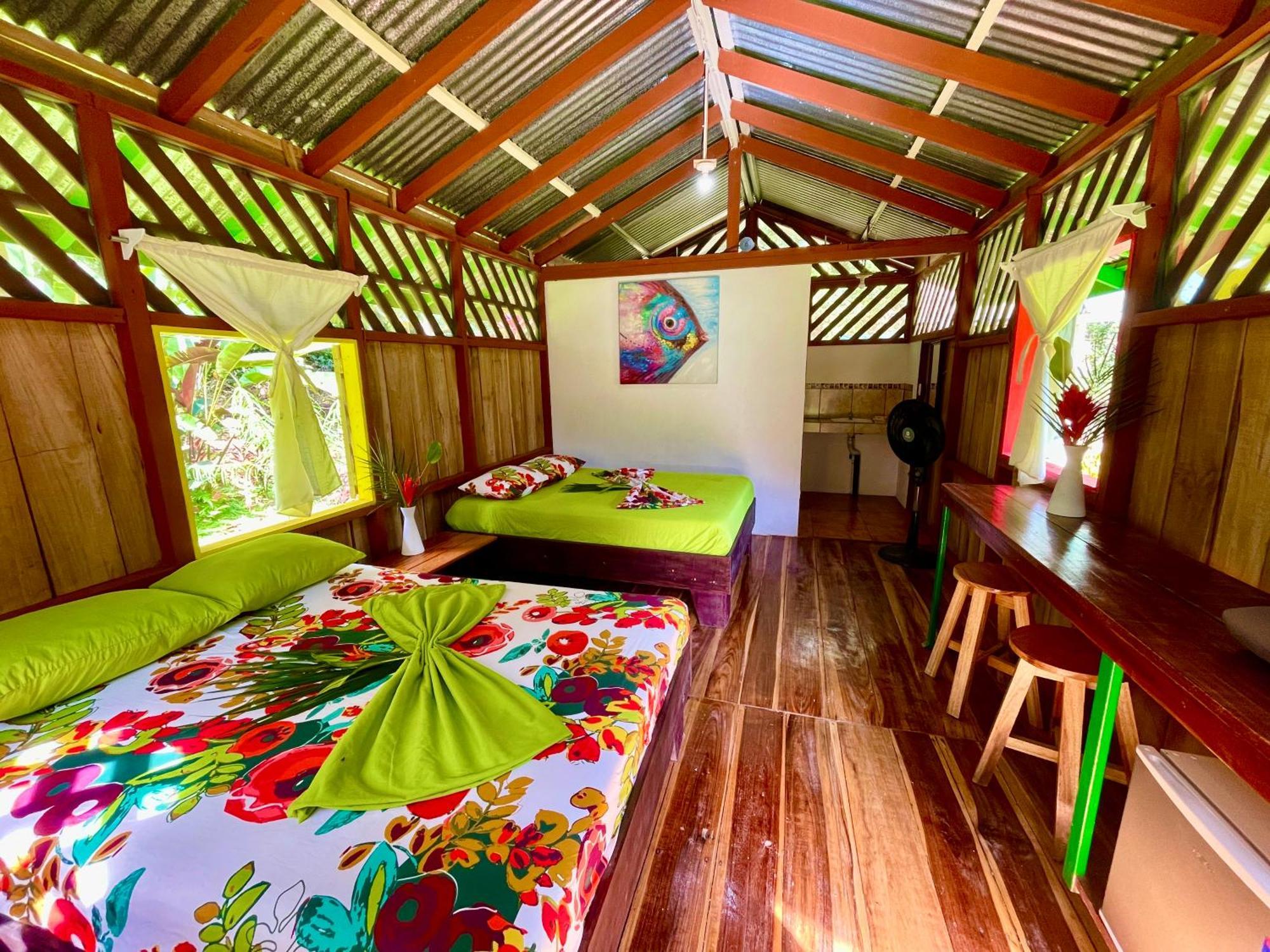 Alouatta Lodge And Canopy Cahuita Buitenkant foto
