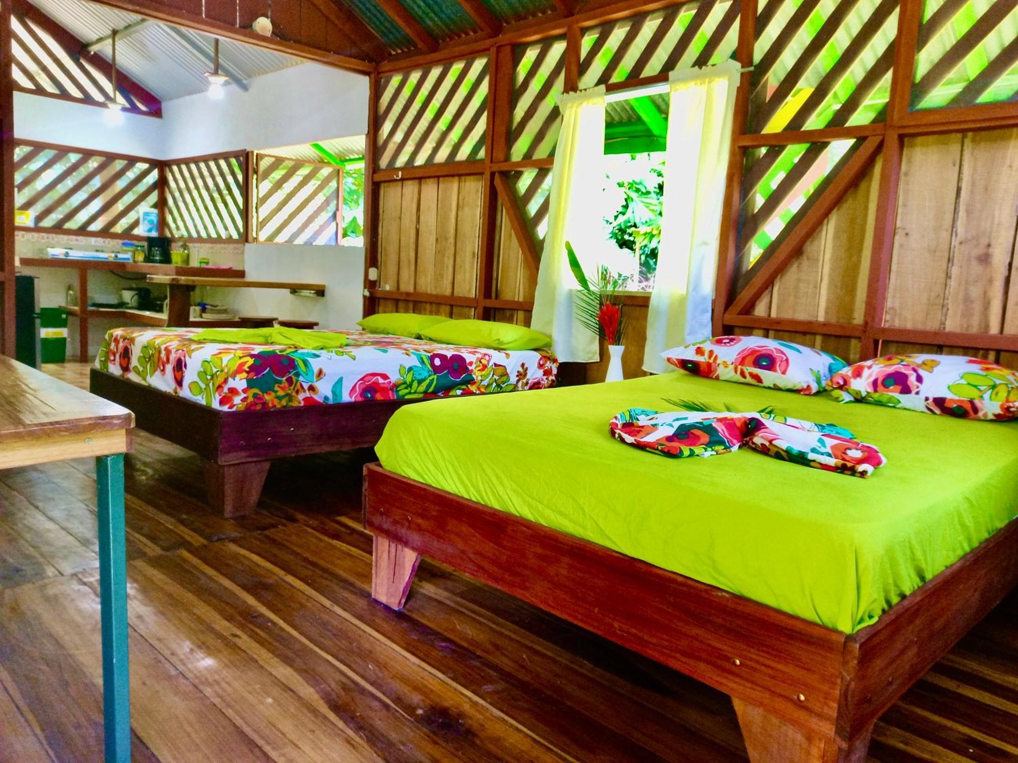 Alouatta Lodge And Canopy Cahuita Buitenkant foto