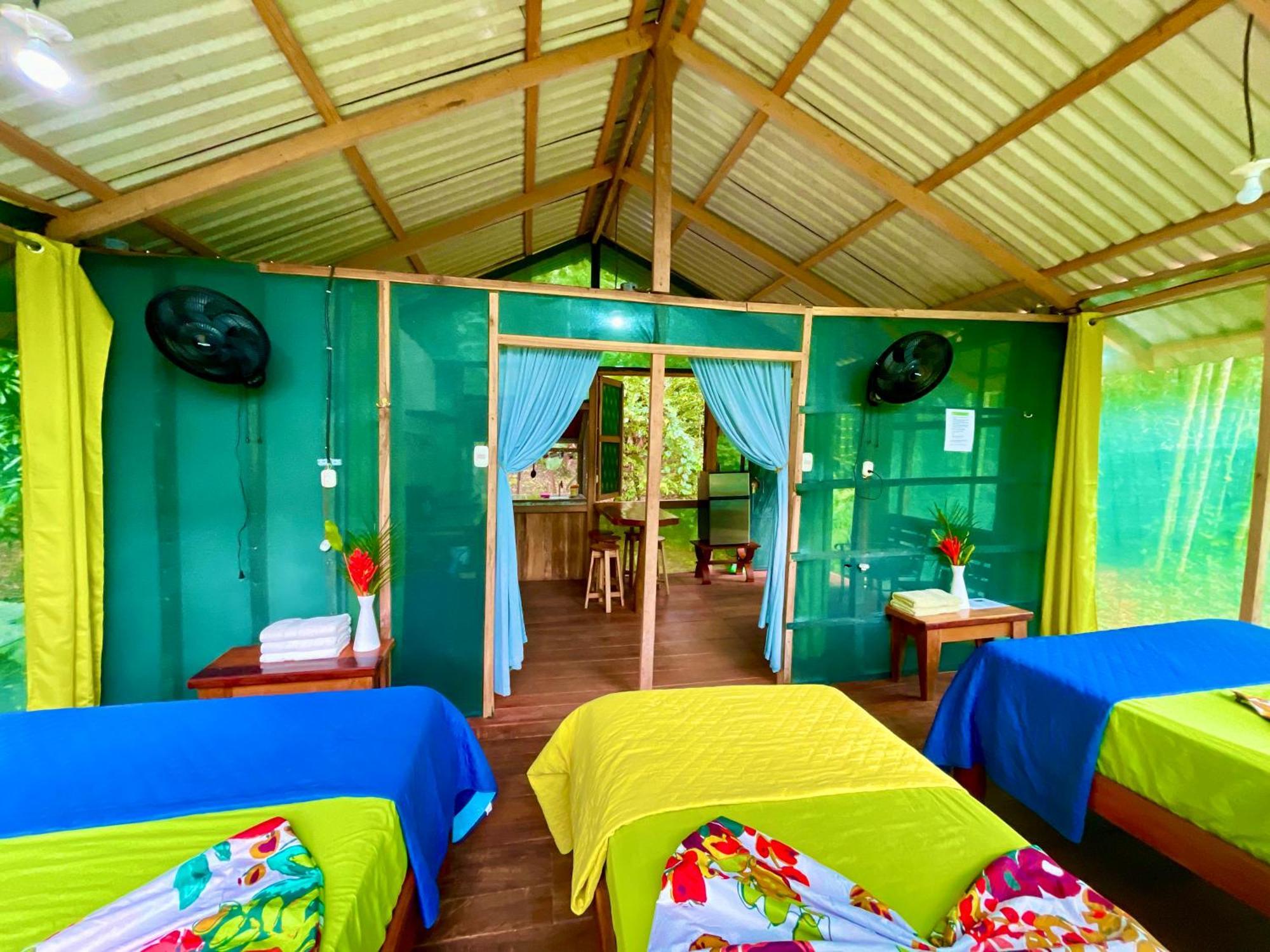 Alouatta Lodge And Canopy Cahuita Buitenkant foto