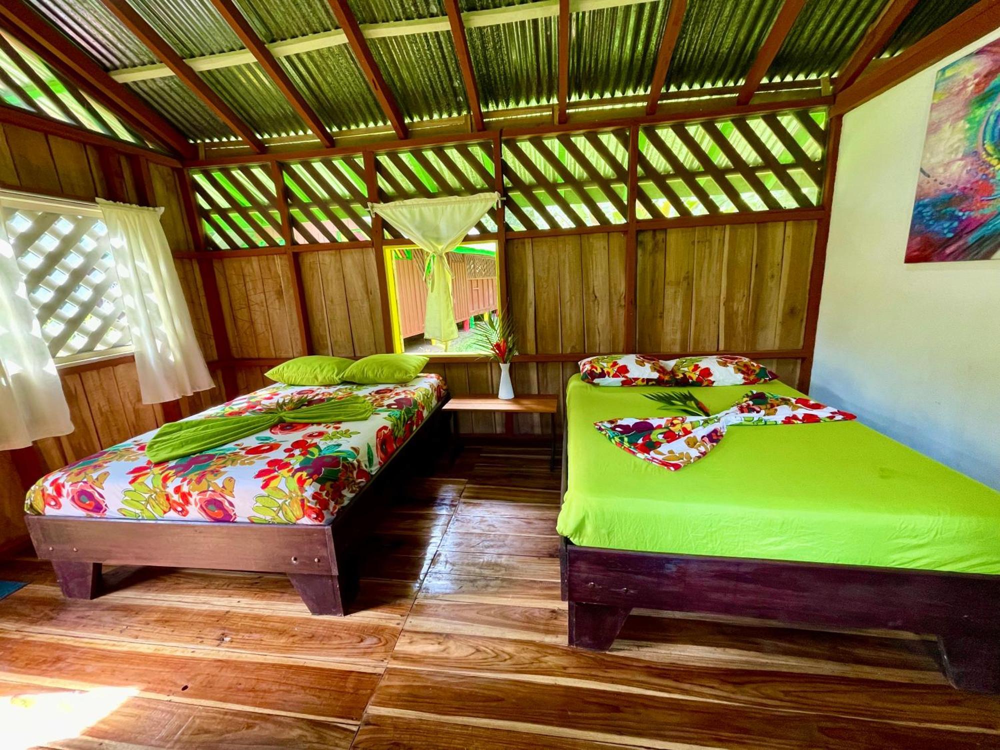 Alouatta Lodge And Canopy Cahuita Buitenkant foto