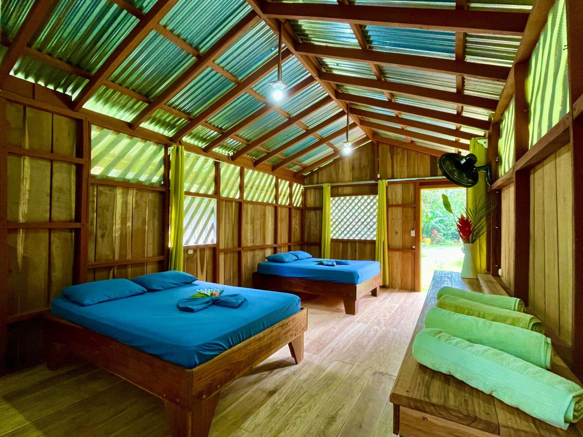 Alouatta Lodge And Canopy Cahuita Buitenkant foto